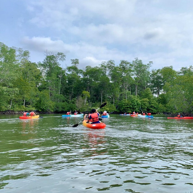 kayaking pulau ubin, outdoor team building